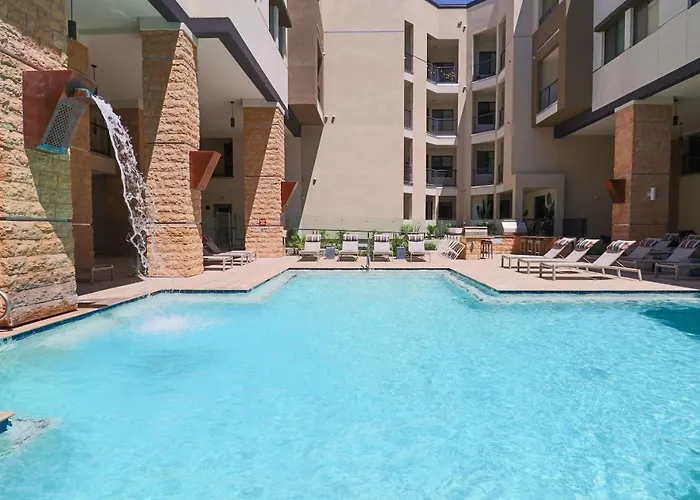 Apartment Work In Style W Private Workspace And Premium Comfort - G2047